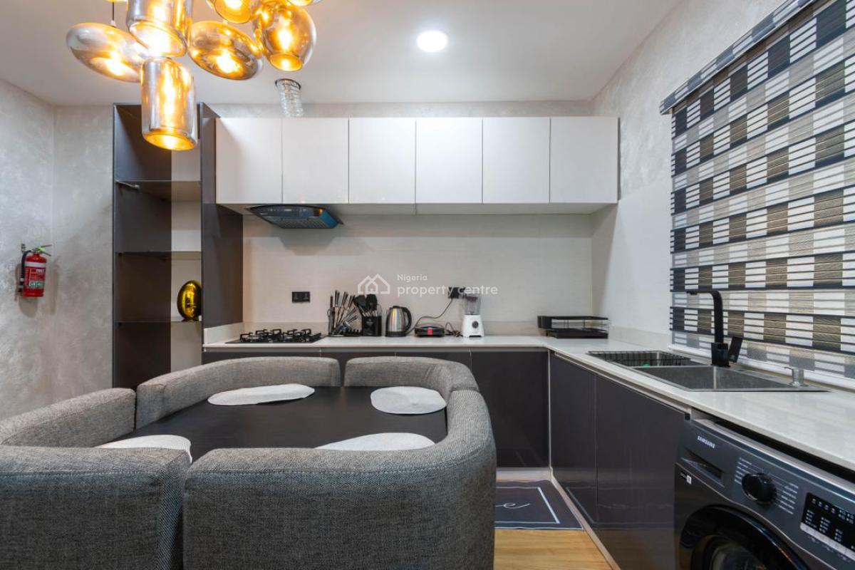 3 Bedroom Luxurious Penthouse Apartment, Off Admiralty, Lekki Phase 1, Lekki, Lagos, Flat / Apartment Short Let