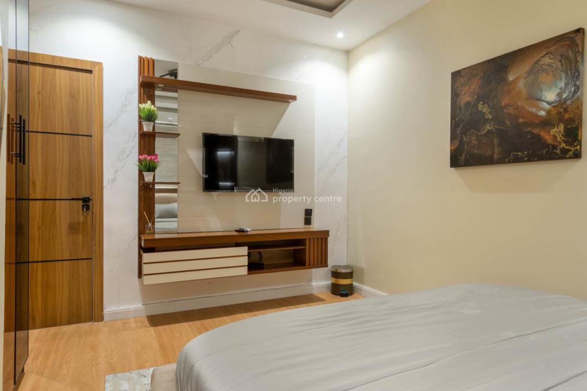 3 Bedroom Luxurious Penthouse Apartment, Off Admiralty, Lekki Phase 1, Lekki, Lagos, Flat / Apartment Short Let