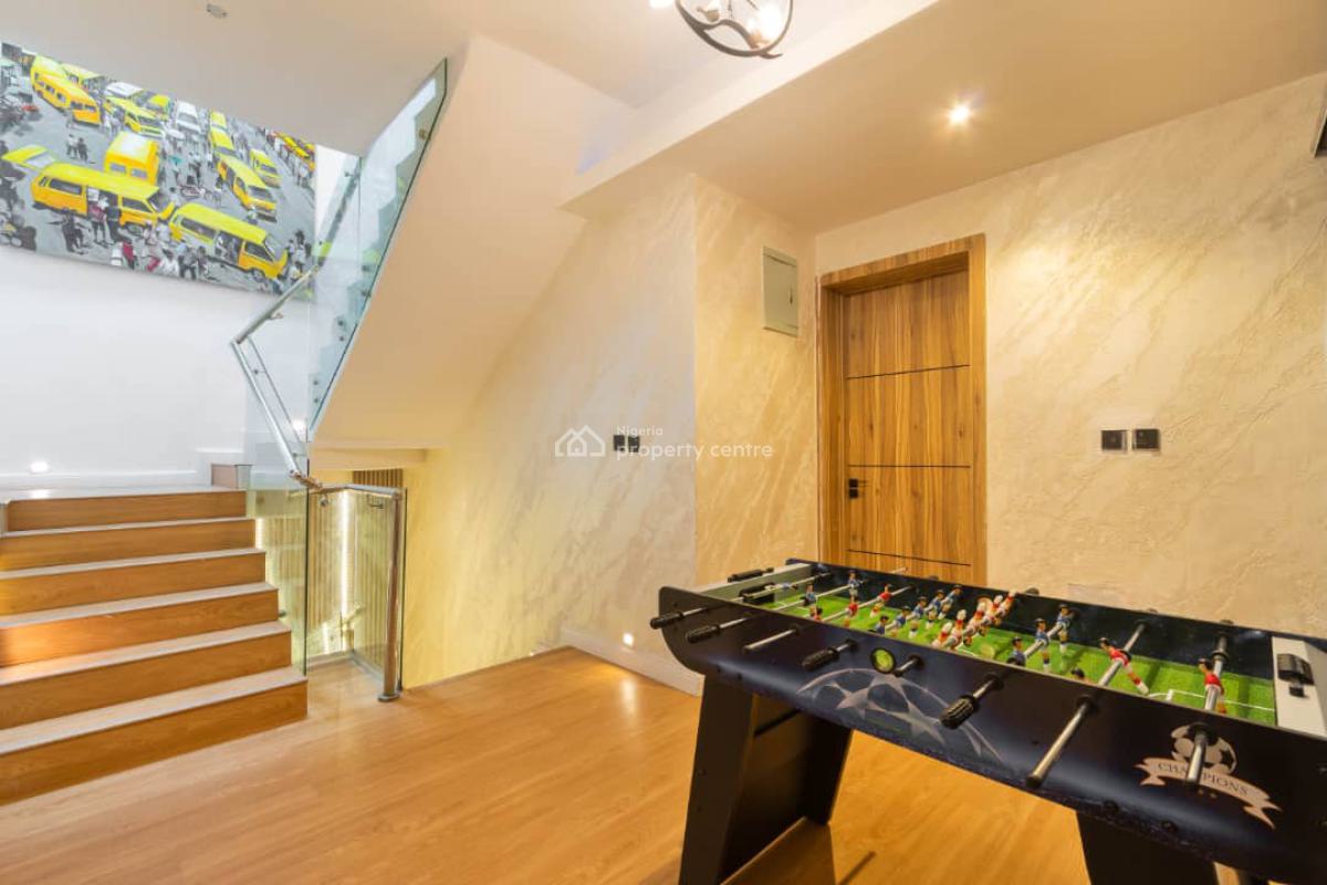 3 Bedroom Luxurious Apartment, Off Admiralty, Lekki Phase 1, Lekki, Lagos, Flat / Apartment Short Let