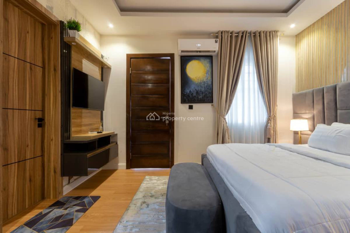 3 Bedroom Luxurious Apartment, Off Admiralty, Lekki Phase 1, Lekki, Lagos, Flat / Apartment Short Let