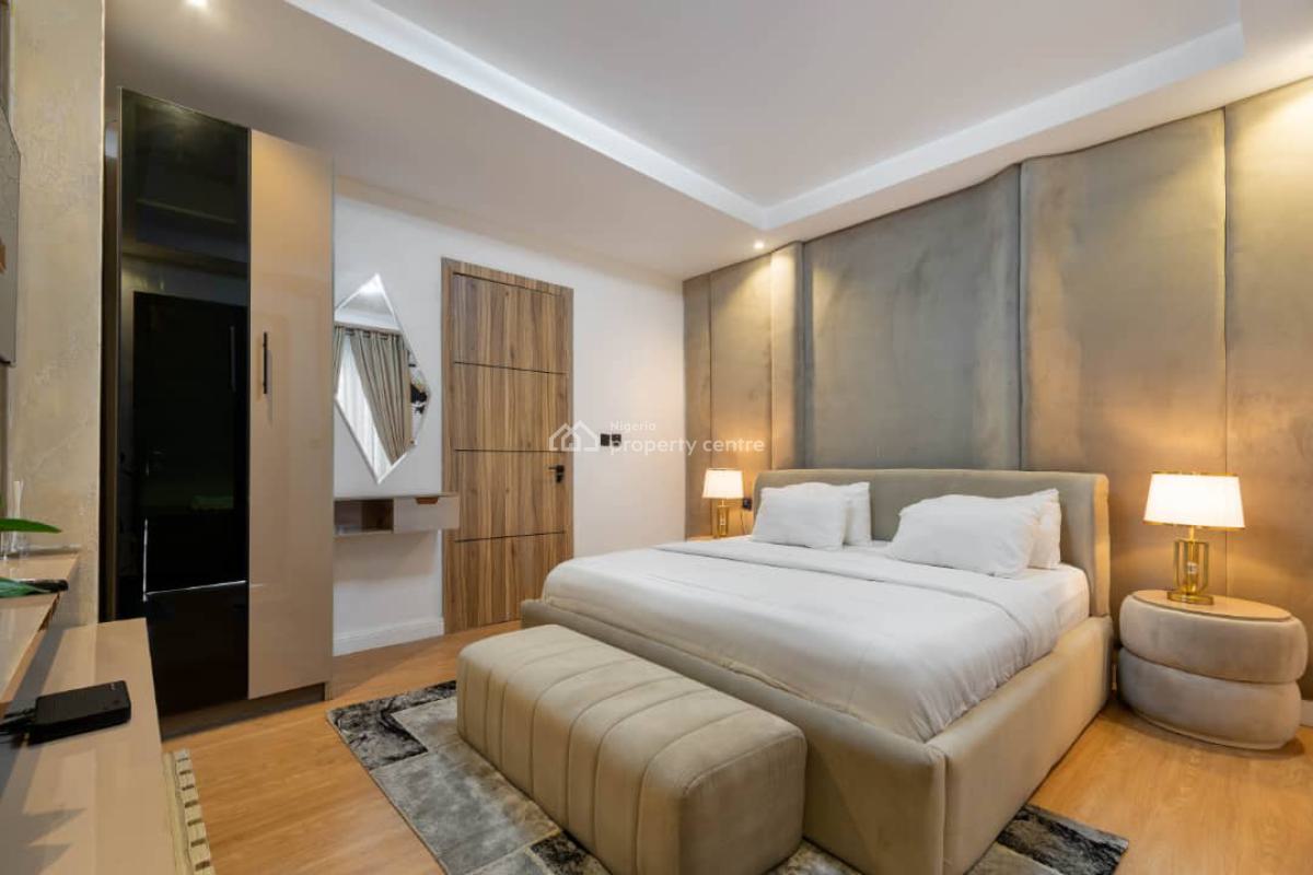 3 Bedroom Luxurious Apartment, Off Admiralty, Lekki Phase 1, Lekki, Lagos, Flat / Apartment Short Let