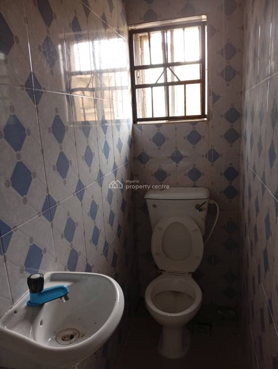 Executive 3bedroom Apartment All Rooms En-suite, Gra Phase 1, Magodo, Lagos, Flat / Apartment for Rent