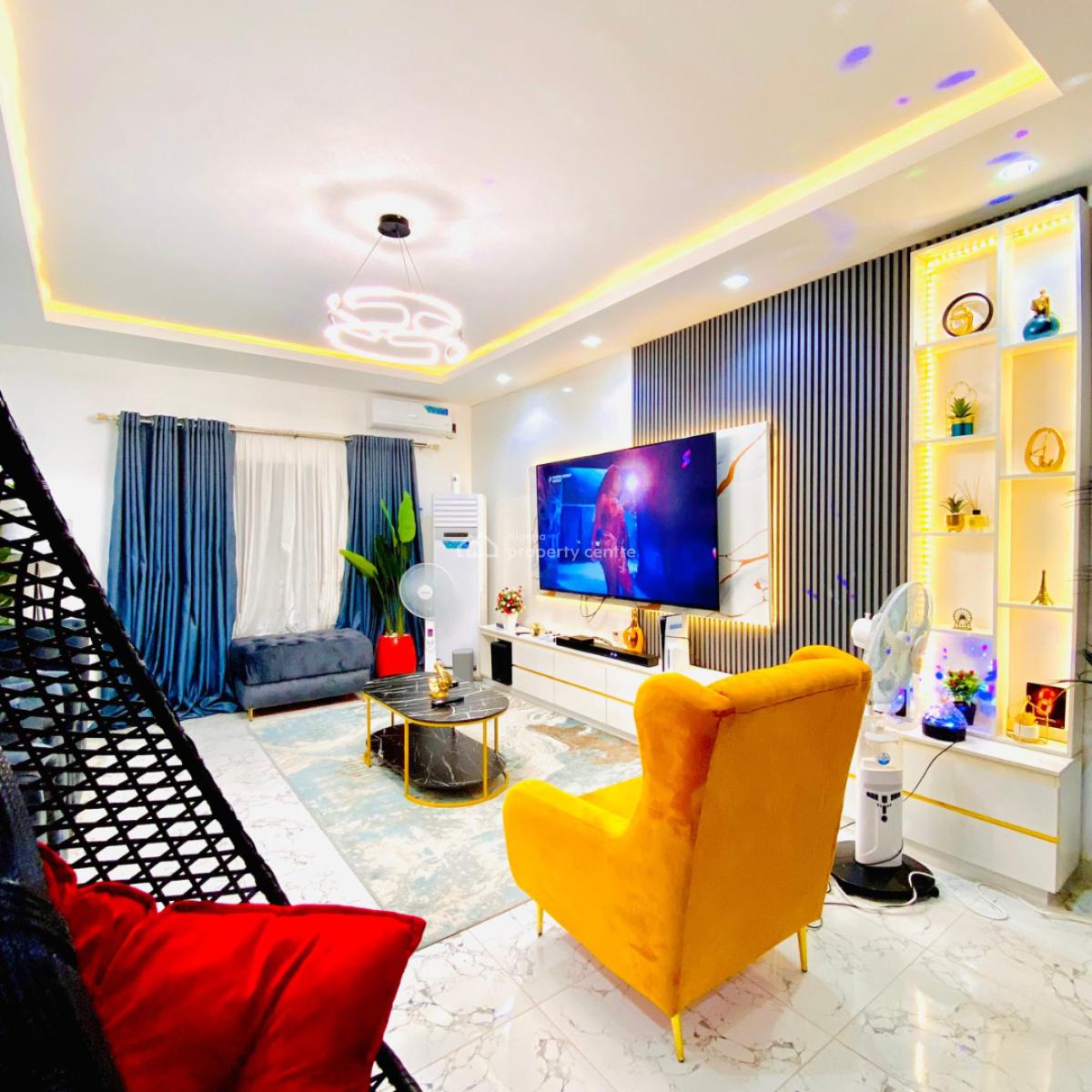 Exquisite 3 Bedroom Apartment with Ps5, Orchid Road, Lekki, Lagos, Flat / Apartment Short Let