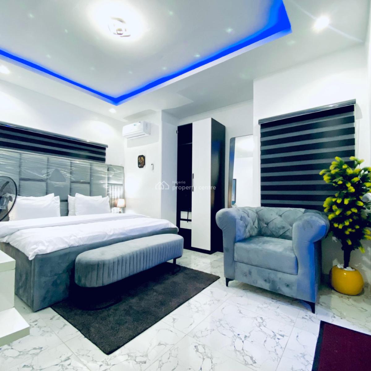 Exquisite 3 Bedroom Apartment with Ps5, Orchid Road, Lekki, Lagos, Flat / Apartment Short Let