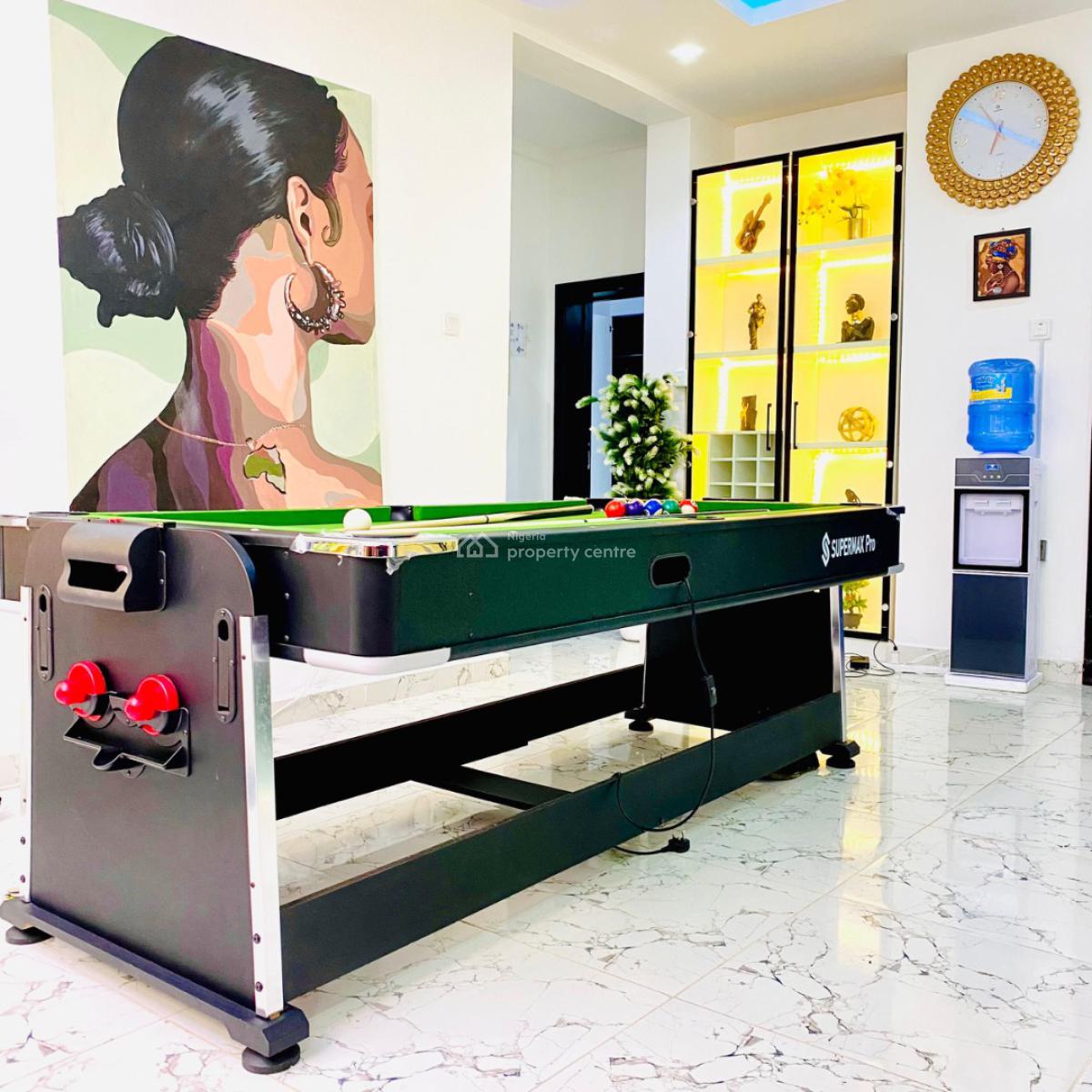 Exquisite 3 Bedroom Apartment with Ps5, Orchid Road, Lekki, Lagos, Flat / Apartment Short Let