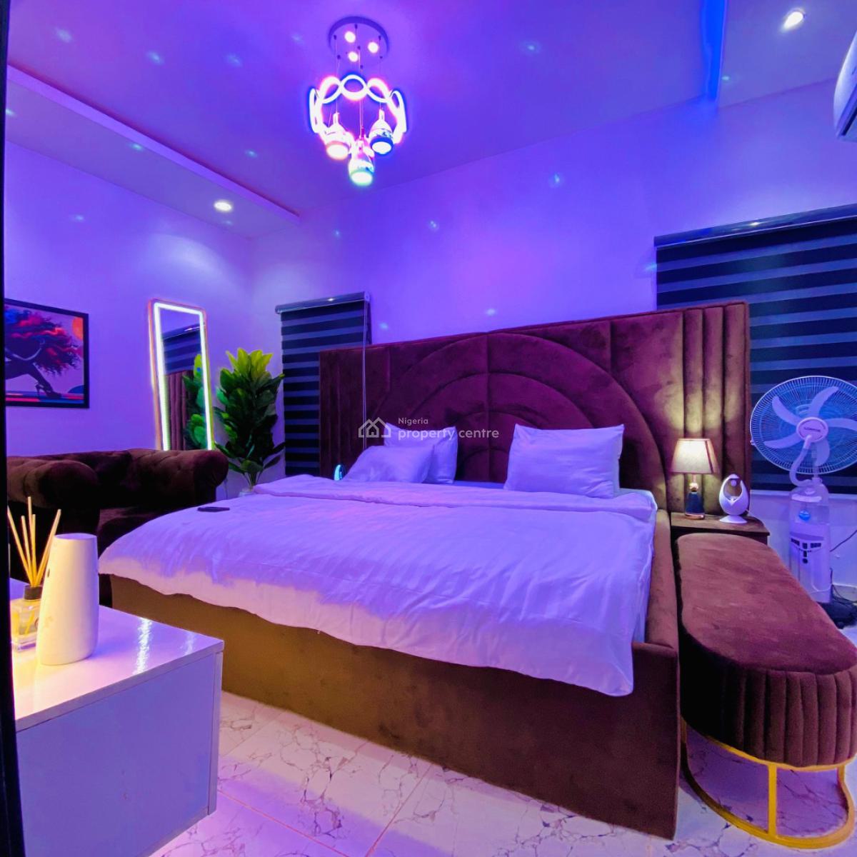 Exquisite 3 Bedroom Apartment with Ps5, Orchid Road, Lekki, Lagos, Flat / Apartment Short Let