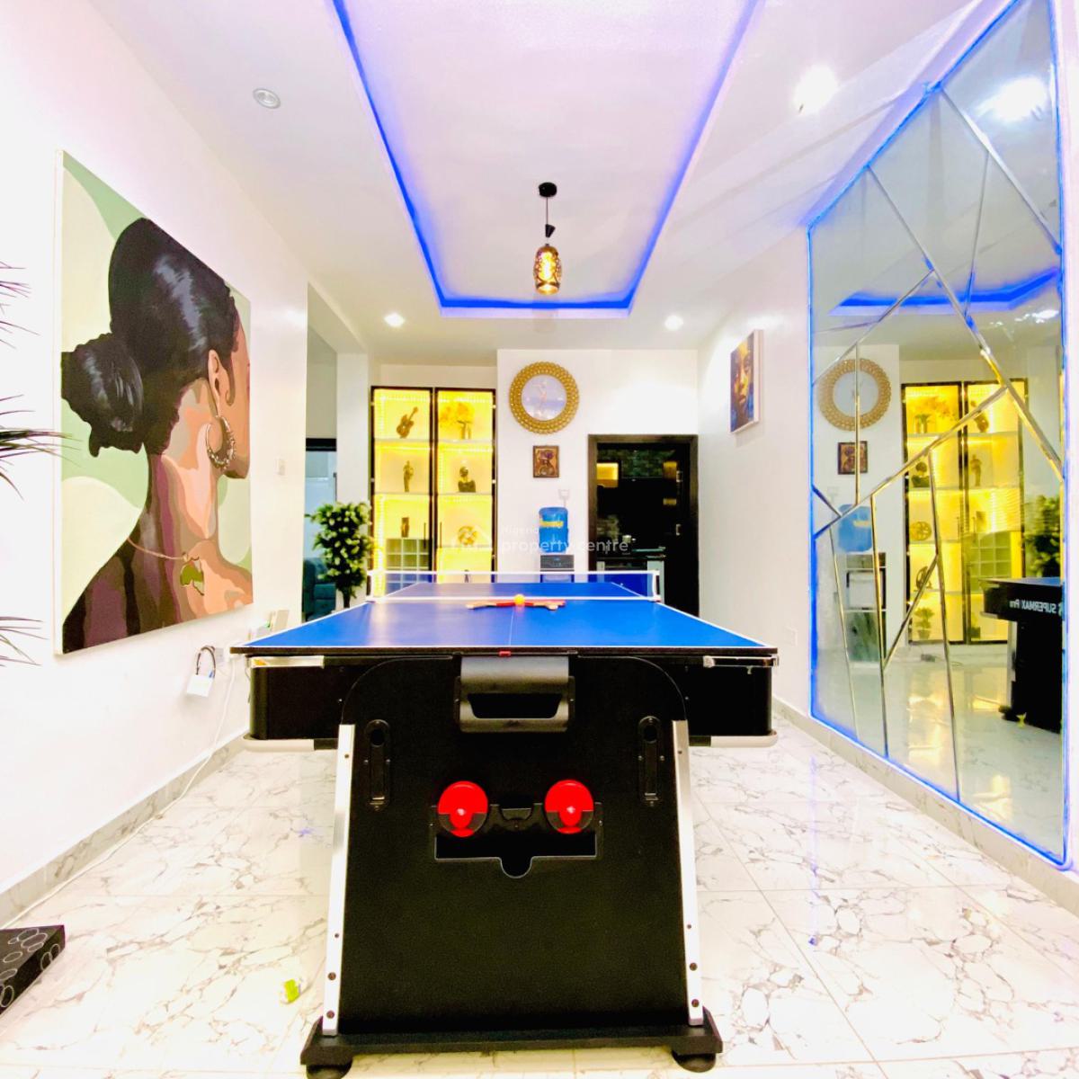 Exquisite 3 Bedroom Apartment with Ps5, Orchid Road, Lekki, Lagos, Flat / Apartment Short Let