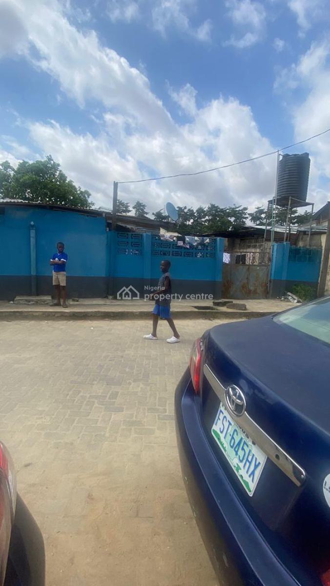 Corner-piece Land with Old Structure in a Prime Location, Fadeyi, Yaba, Lagos, Mixed-use Land for Sale