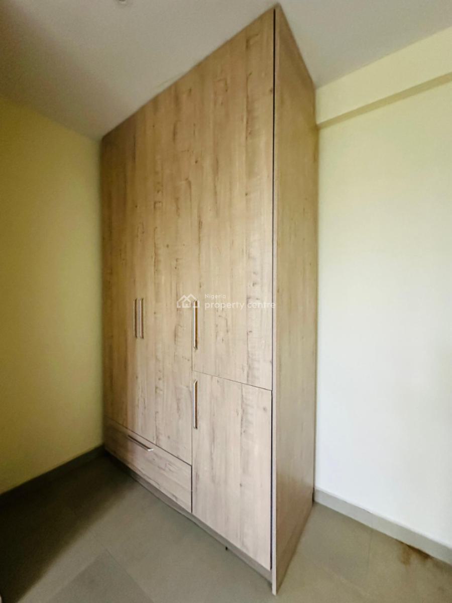 Beautiful 3 Bedroom Apartment with Bq, Gym and Swimming Pool, Lekki Phase 1, Lekki, Lagos, Flat / Apartment for Rent