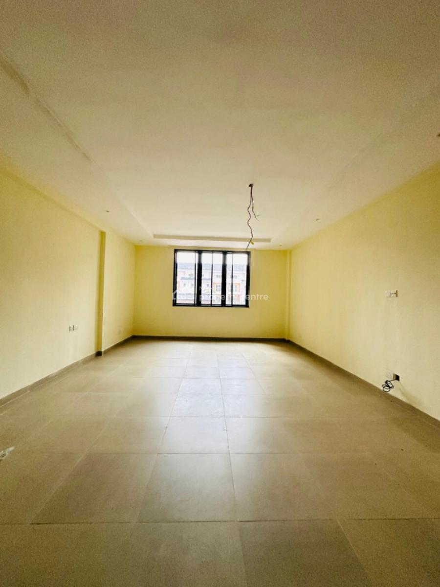 Beautiful 3 Bedroom Apartment with Bq, Gym and Swimming Pool, Lekki Phase 1, Lekki, Lagos, Flat / Apartment for Rent