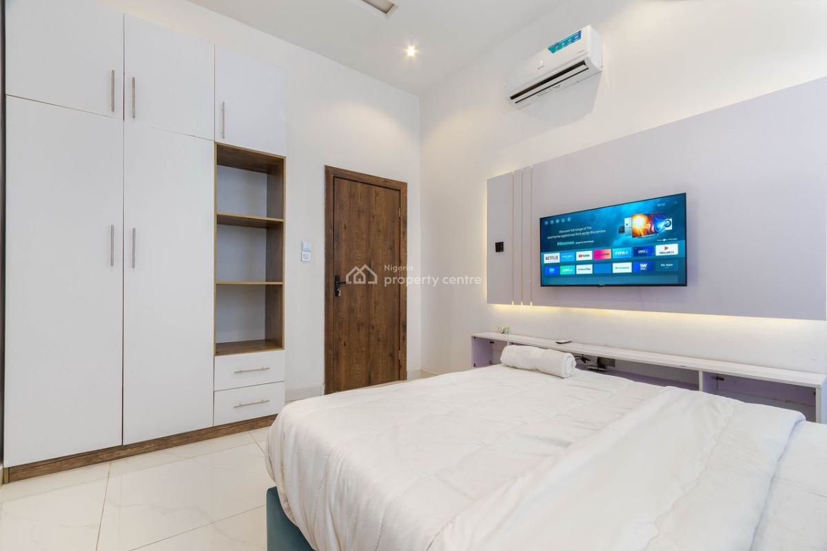 Robin -a Brand New Luxury 2bedroom Apartment with Swimming Pool,ps5, E, Lekki Phase 1, Lekki, Lagos, Flat / Apartment Short Let