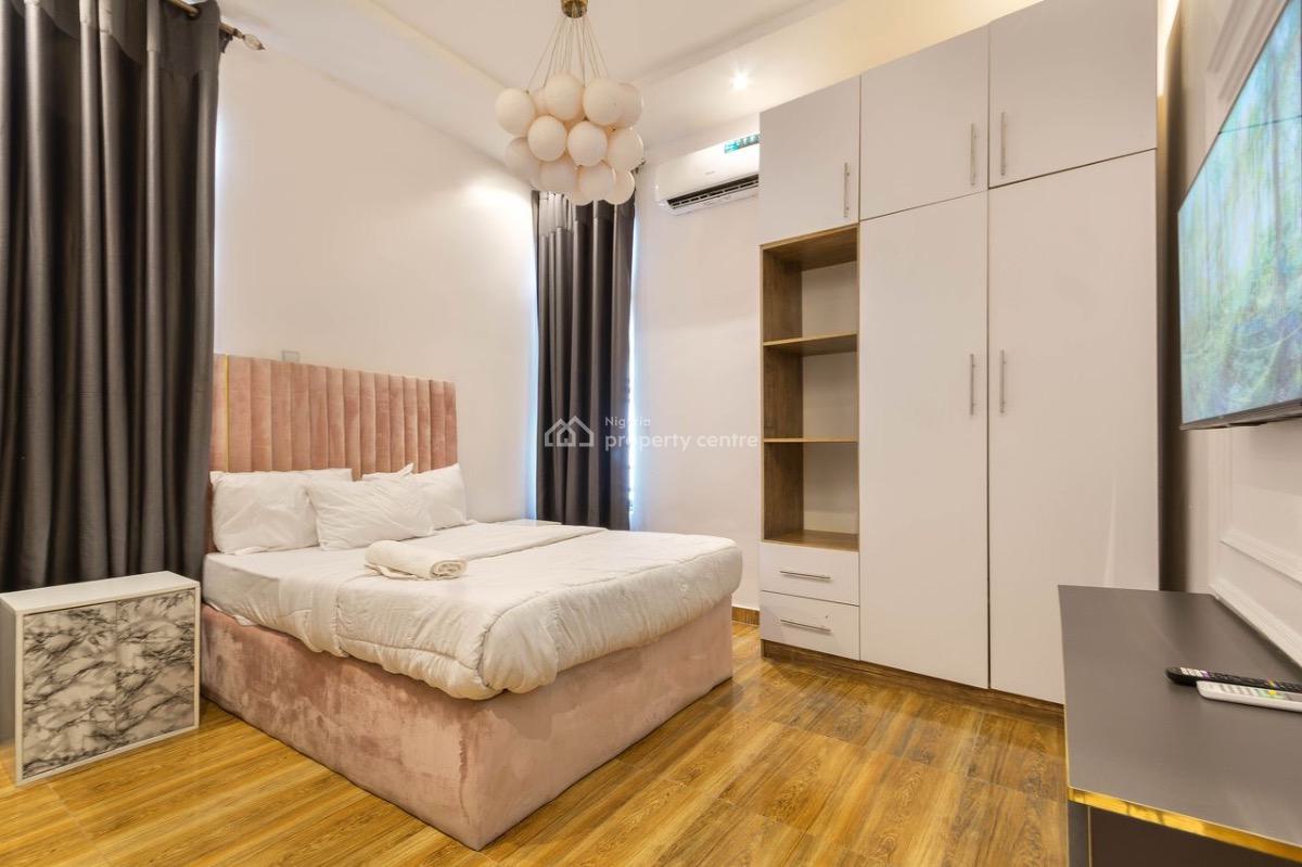 Robin -a Brand New Luxury 2bedroom Apartment with Swimming Pool,ps5, E, Lekki Phase 1, Lekki, Lagos, Flat / Apartment Short Let