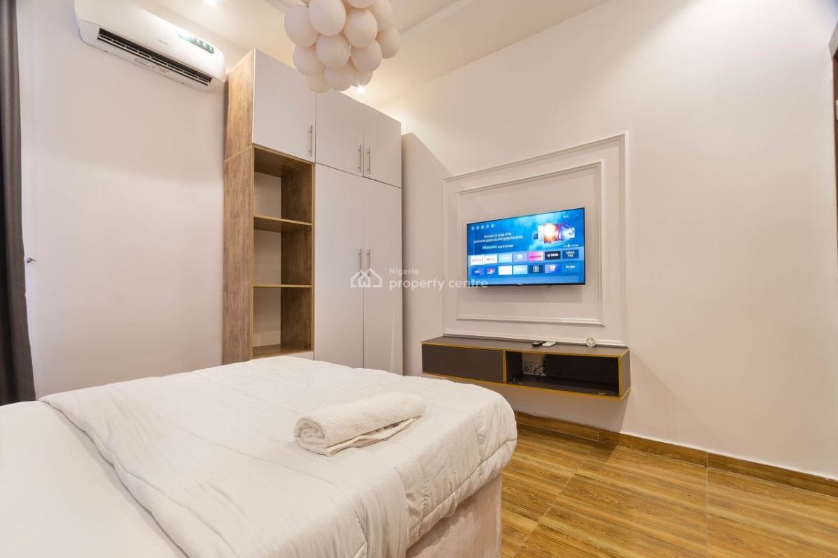 Robin -a Brand New Luxury 2bedroom Apartment with Swimming Pool,ps5, E, Lekki Phase 1, Lekki, Lagos, Flat / Apartment Short Let