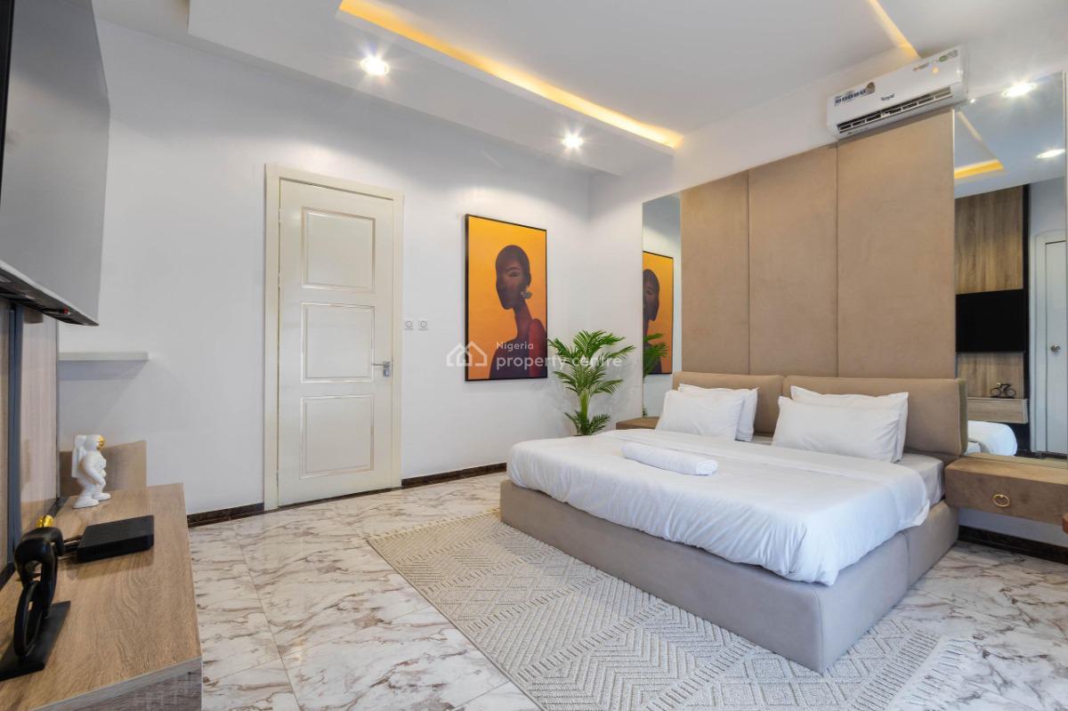 Brand New Luxury 3/4bedroom Duplex with Gym/pool/balcony/ps5, Lekki Phase 1, Lekki, Lagos, Flat / Apartment Short Let