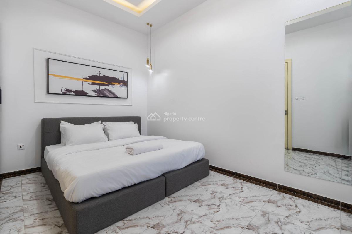 Brand New Luxury 3/4bedroom Duplex with Gym/pool/balcony/ps5, Lekki Phase 1, Lekki, Lagos, Flat / Apartment Short Let