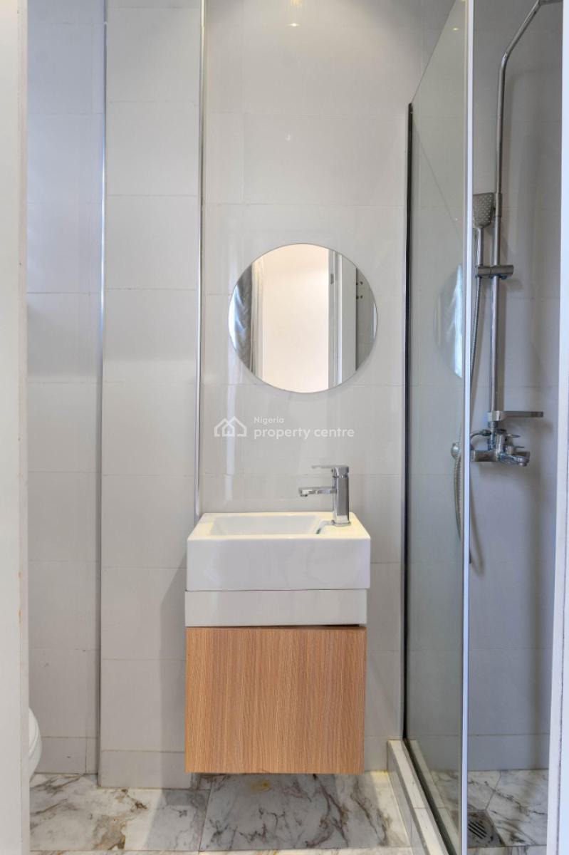 Brand New Luxury 3/4bedroom Duplex with Gym/pool/balcony/ps5, Lekki Phase 1, Lekki, Lagos, Flat / Apartment Short Let