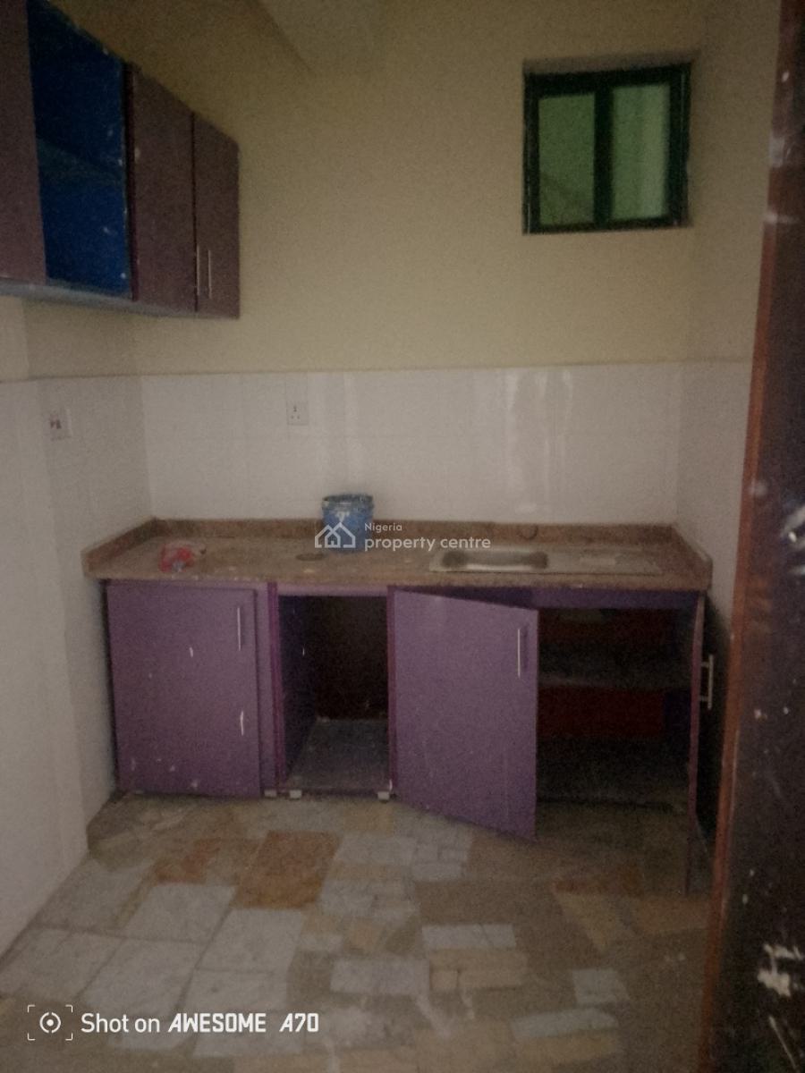Massive 1bedroom with Guest Toilet, Chevy View Estate. Chevron, Lekki, Lagos, Mini Flat (room and Parlour) for Rent