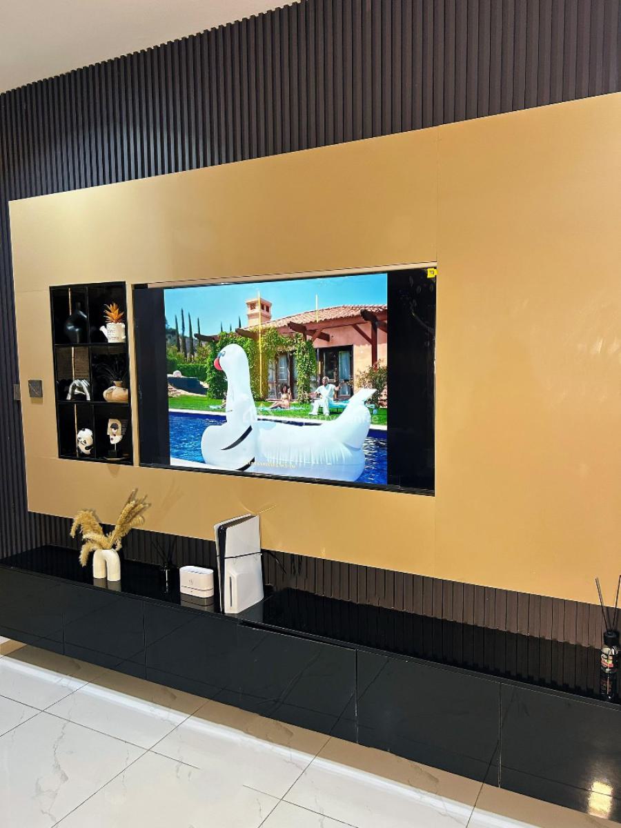 Cute 🥰luxury 2 Bedroom Apartment with Ps5 ,smart Lock and Fully Equip, Lekki Phase 1, Lekki, Lagos, Flat / Apartment Short Let