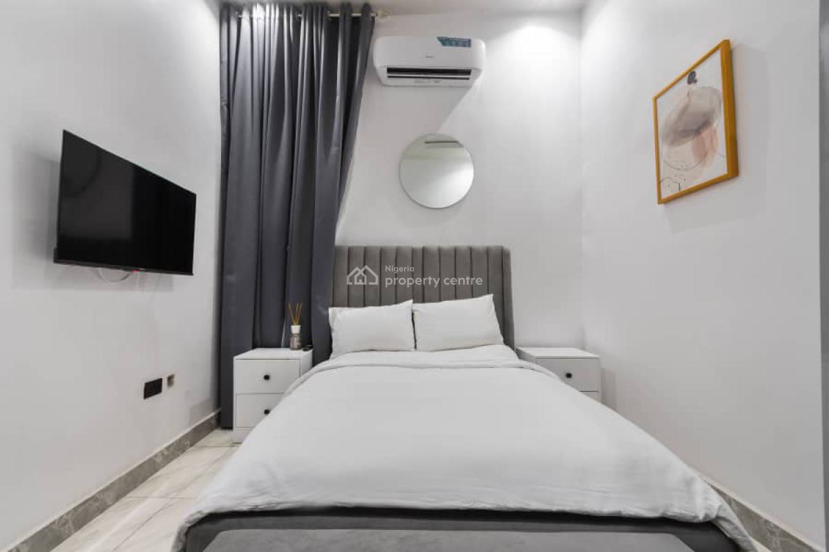 Exquisite 4 Bedroom Duplex with Pool, Ikota, Lekki Phase 2, Lekki, Lagos, Flat / Apartment Short Let