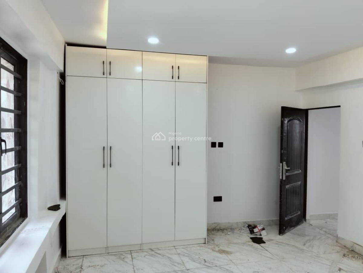 Luxury Clean 3 Bedroom Flat with Bq, Tarred Rd, By Fire Service, Central Business District, Abuja, Flat / Apartment for Rent