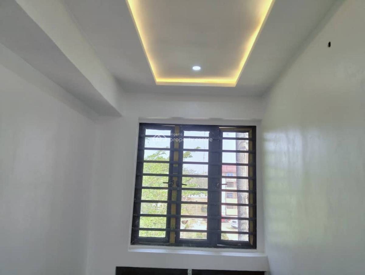 Luxury Clean 3 Bedroom Flat with Bq, Tarred Rd, By Fire Service, Central Business District, Abuja, Flat / Apartment for Rent