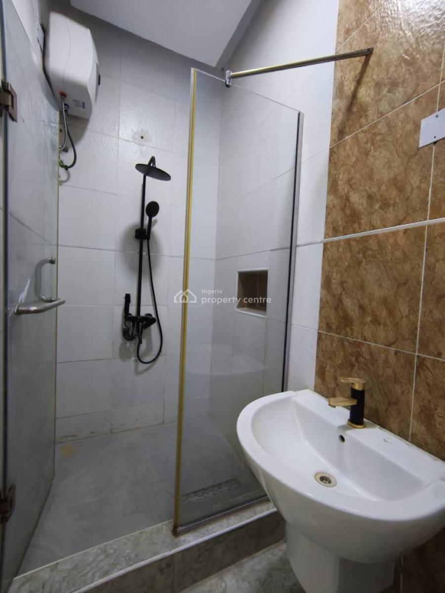 Lovely ,spacious 5bedroom Fully Detached Duplex+ Boys Quarter in a Ga, in a Gated Secured Estate at Chevron Alternative ,lekki, Lekki Phase 1, Lekki, Lagos, Detached Duplex for Rent