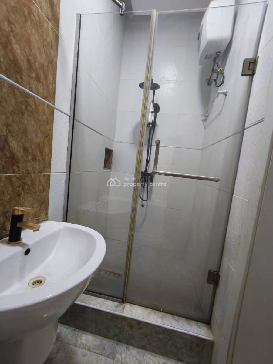 Lovely ,spacious 5bedroom Fully Detached Duplex+ Boys Quarter in a Ga, in a Gated Secured Estate at Chevron Alternative ,lekki, Lekki Phase 1, Lekki, Lagos, Detached Duplex for Rent