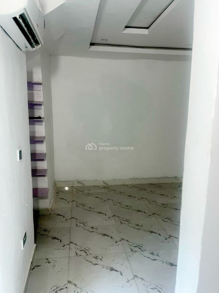 Luxury Standard Ensuit 1 Bedroom Apt with Swimming Pool, Close to The Express, Awoyaya, Ibeju Lekki, Lagos, Mini Flat (room and Parlour) for Rent