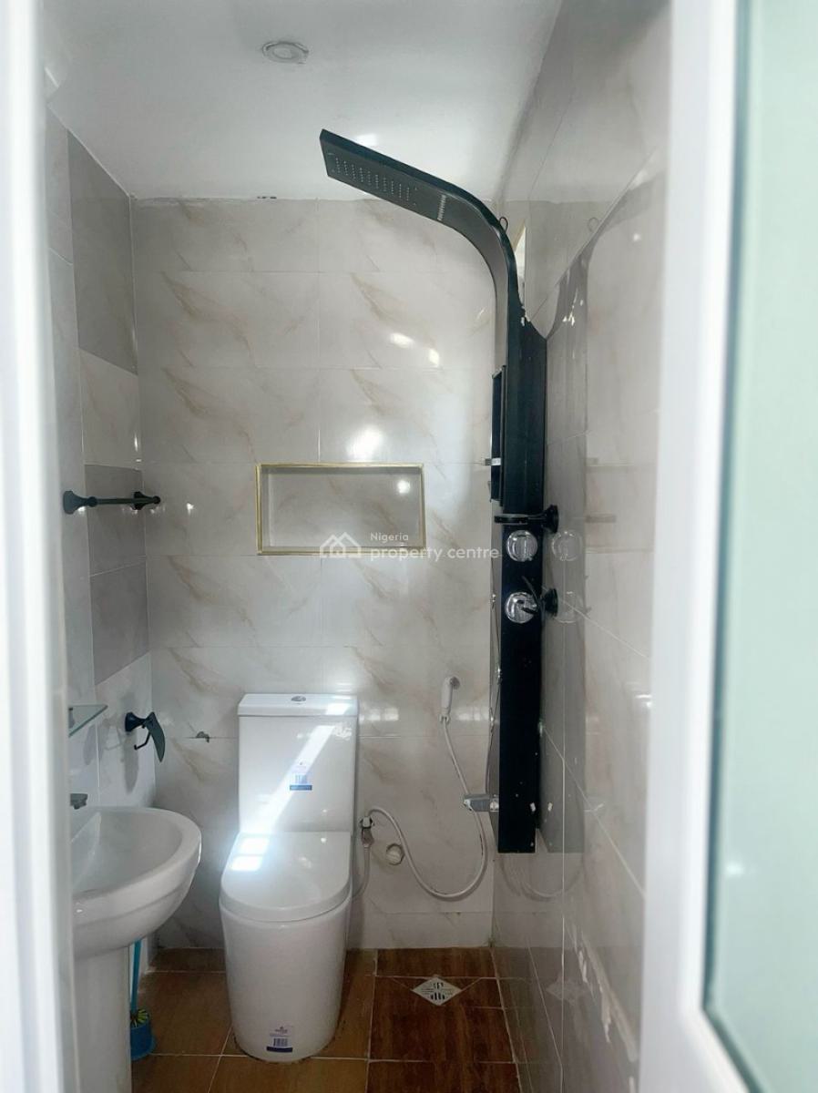 Luxury Standard Ensuit 1 Bedroom Apt with Swimming Pool, Close to The Express, Awoyaya, Ibeju Lekki, Lagos, Mini Flat (room and Parlour) for Rent