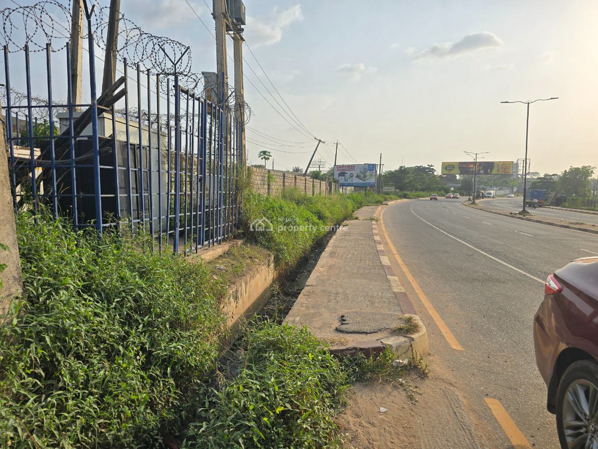 Commercial Land Measuring 4000sqm of Land, Beside Yinka Ayefele Music House, Challenge, Ibadan, Oyo, Commercial Land for Sale