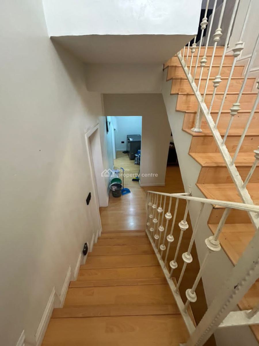 Well Maintained 4-bedroom Maisonette, Platinum Way Lekki, Lekki, Lagos, Flat / Apartment for Sale