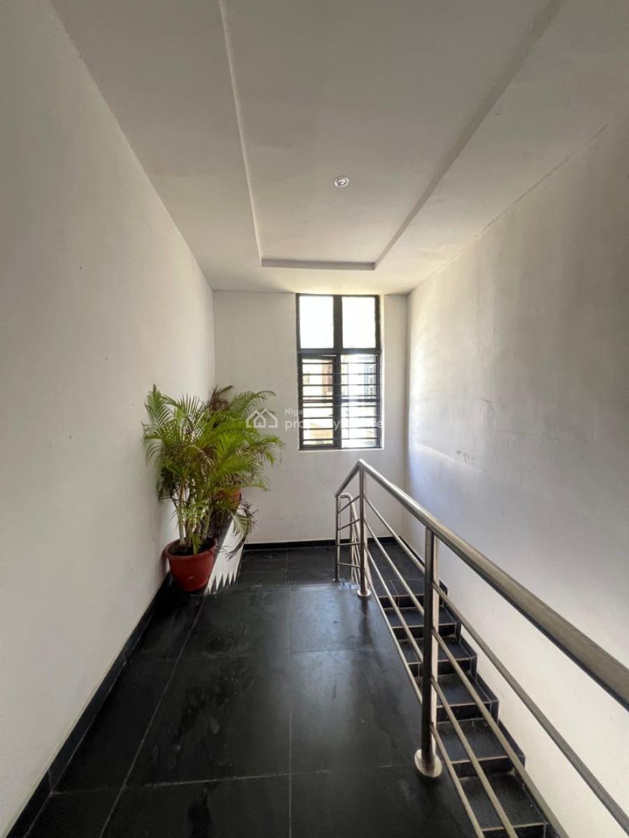 Serviced 2 Bedroom Apartment with Pool and Gym, Ologolo, Ologolo, Lekki, Lagos, Flat / Apartment for Rent