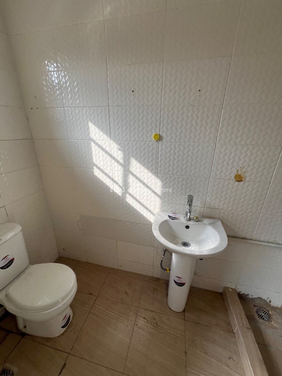 Spacious Miniflat in a Very Secure Court Inside Osapa London Estate, Osapa London Estate, Osapa, Lekki, Lagos, Mini Flat (room and Parlour) for Rent