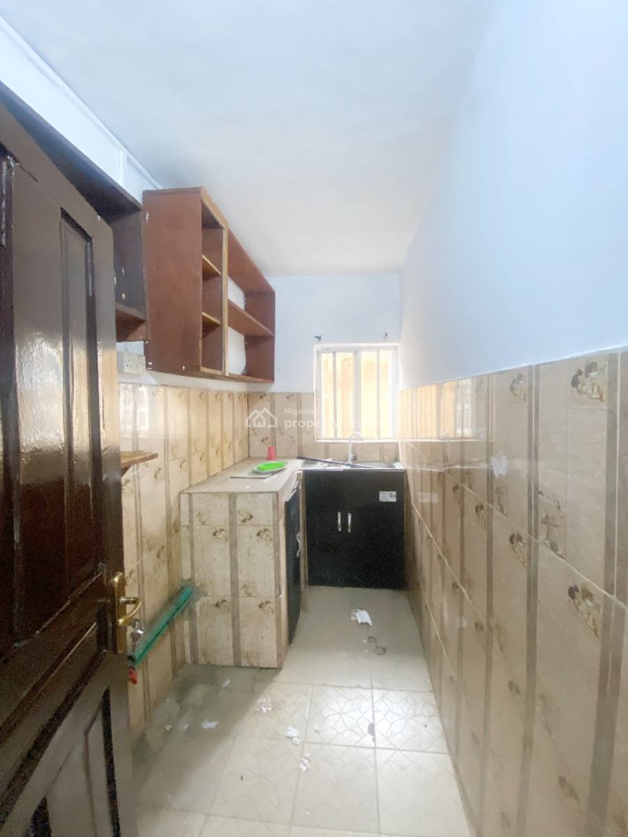 Luxury Renovated 2 Bedroom Flat, Olowora, Omole Phase 2, Ikeja, Lagos, Flat / Apartment for Rent