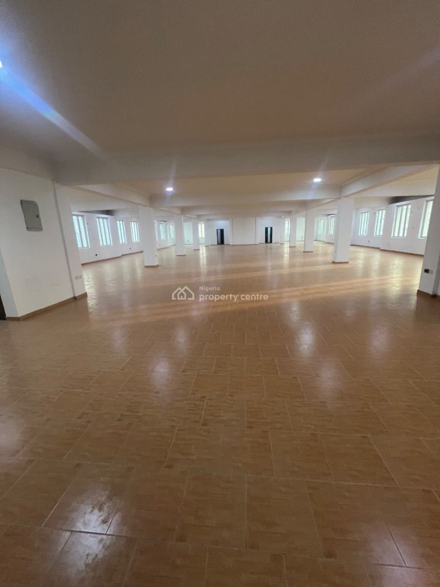 738 Sqm Open Plan Commercial Space in a Massive Contemporary Edifice, Lekki Phase 1, Lekki, Lagos, Commercial Property for Rent