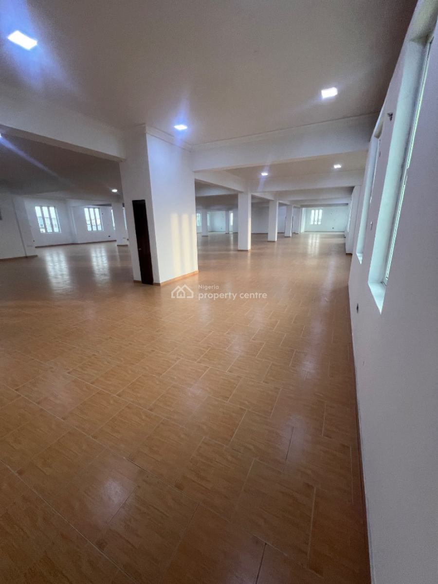 738 Sqm Open Plan Commercial Space in a Massive Contemporary Edifice, Lekki Phase 1, Lekki, Lagos, Commercial Property for Rent