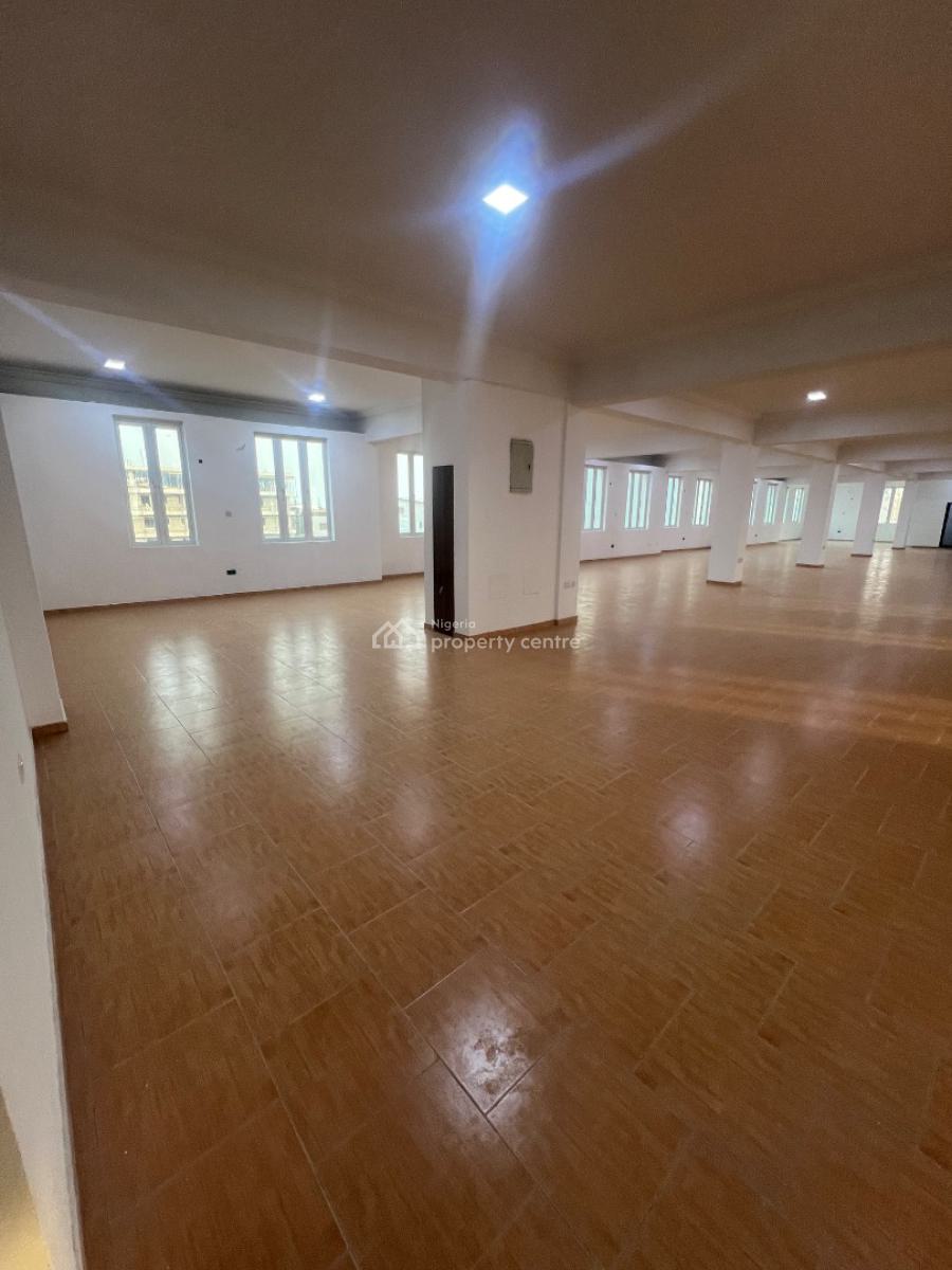 738 Sqm Open Plan Commercial Space in a Massive Contemporary Edifice, Lekki Phase 1, Lekki, Lagos, Commercial Property for Rent