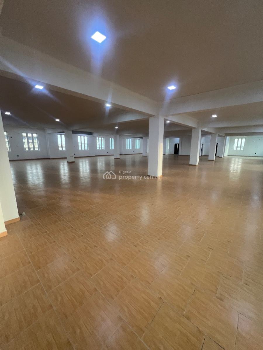 738 Sqm Open Plan Commercial Space in a Massive Contemporary Edifice, Lekki Phase 1, Lekki, Lagos, Commercial Property for Rent