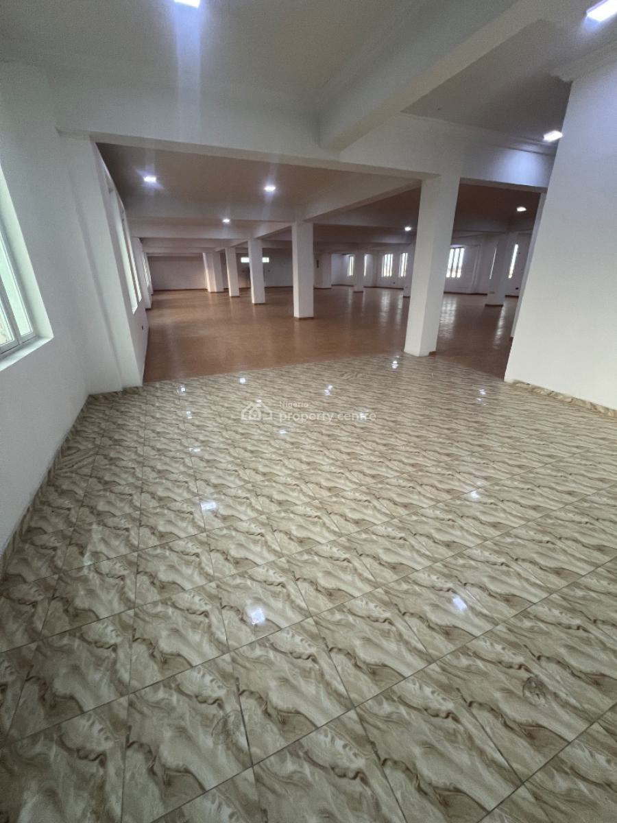 738 Sqm Open Plan Commercial Space in a Massive Contemporary Edifice, Lekki Phase 1, Lekki, Lagos, Commercial Property for Rent