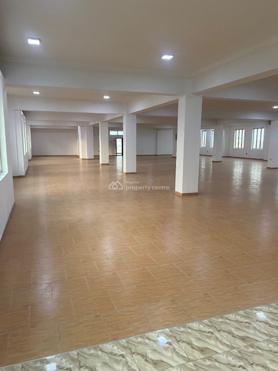 738 Sqm Open Plan Commercial Space in a Massive Contemporary Edifice, Lekki Phase 1, Lekki, Lagos, Commercial Property for Rent
