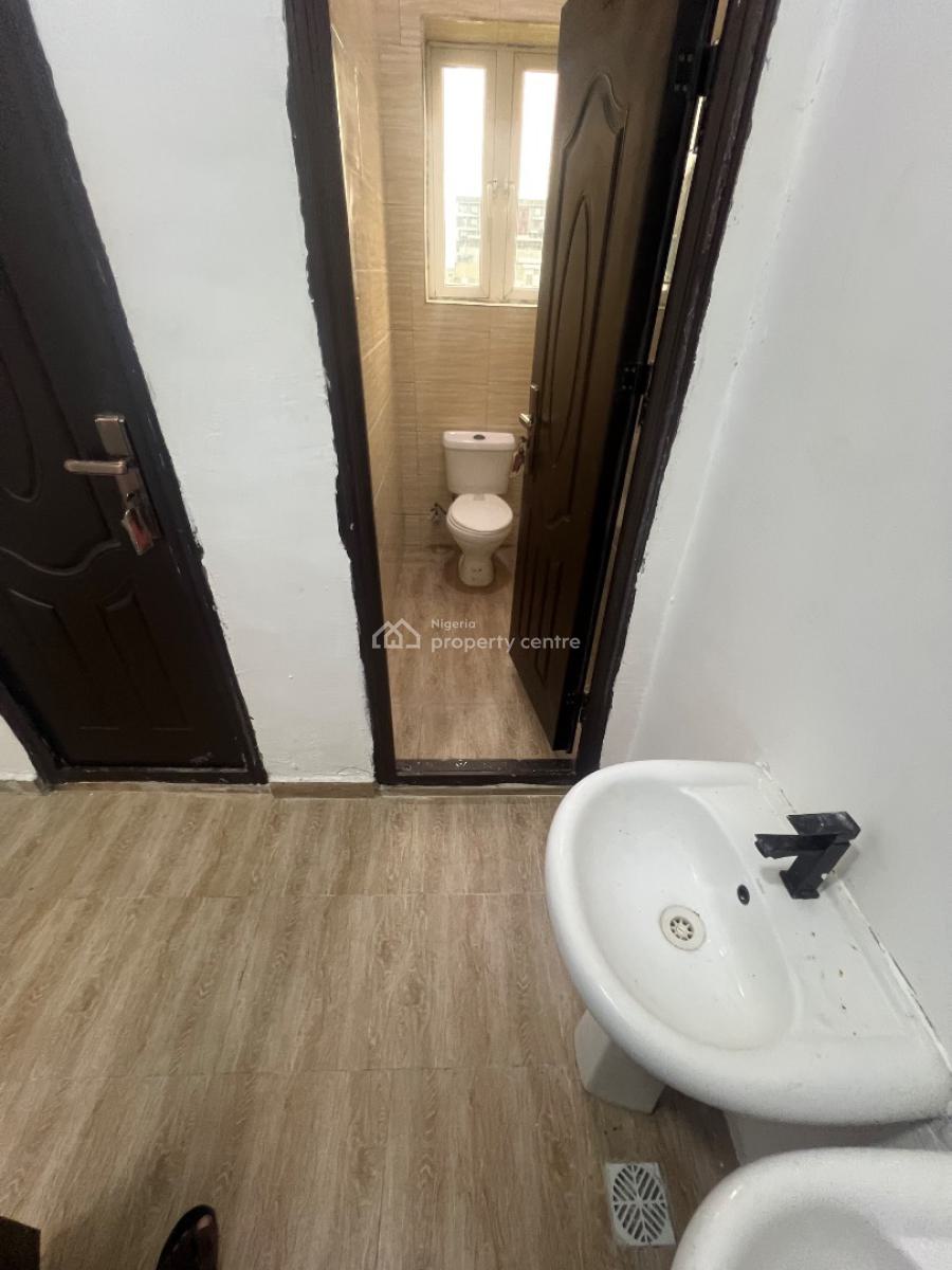 738 Sqm Open Plan Commercial Space in a Massive Contemporary Edifice, Lekki Phase 1, Lekki, Lagos, Commercial Property for Rent