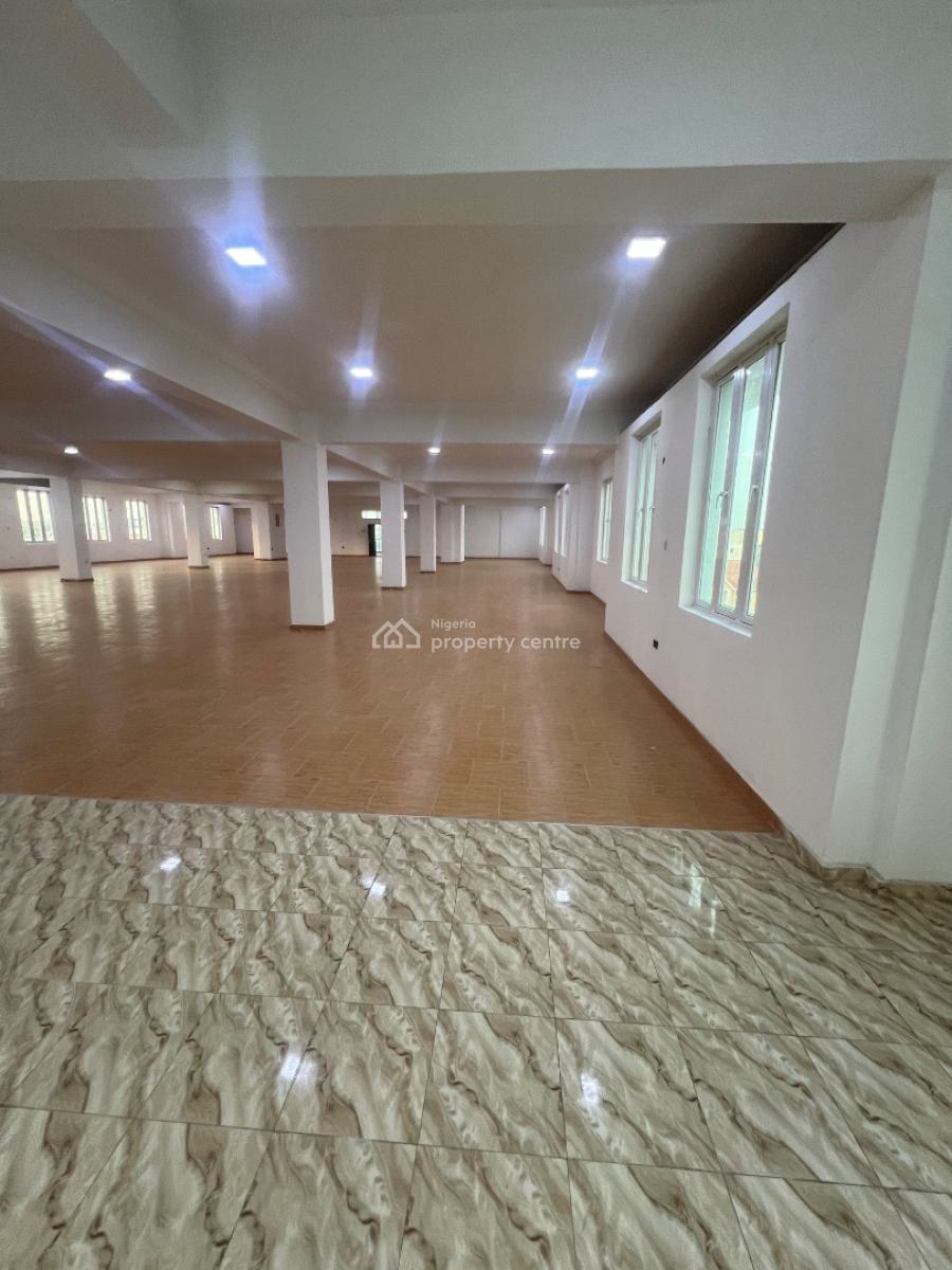 738 Sqm Open Plan Commercial Space in a Massive Contemporary Edifice, Lekki Phase 1, Lekki, Lagos, Commercial Property for Rent