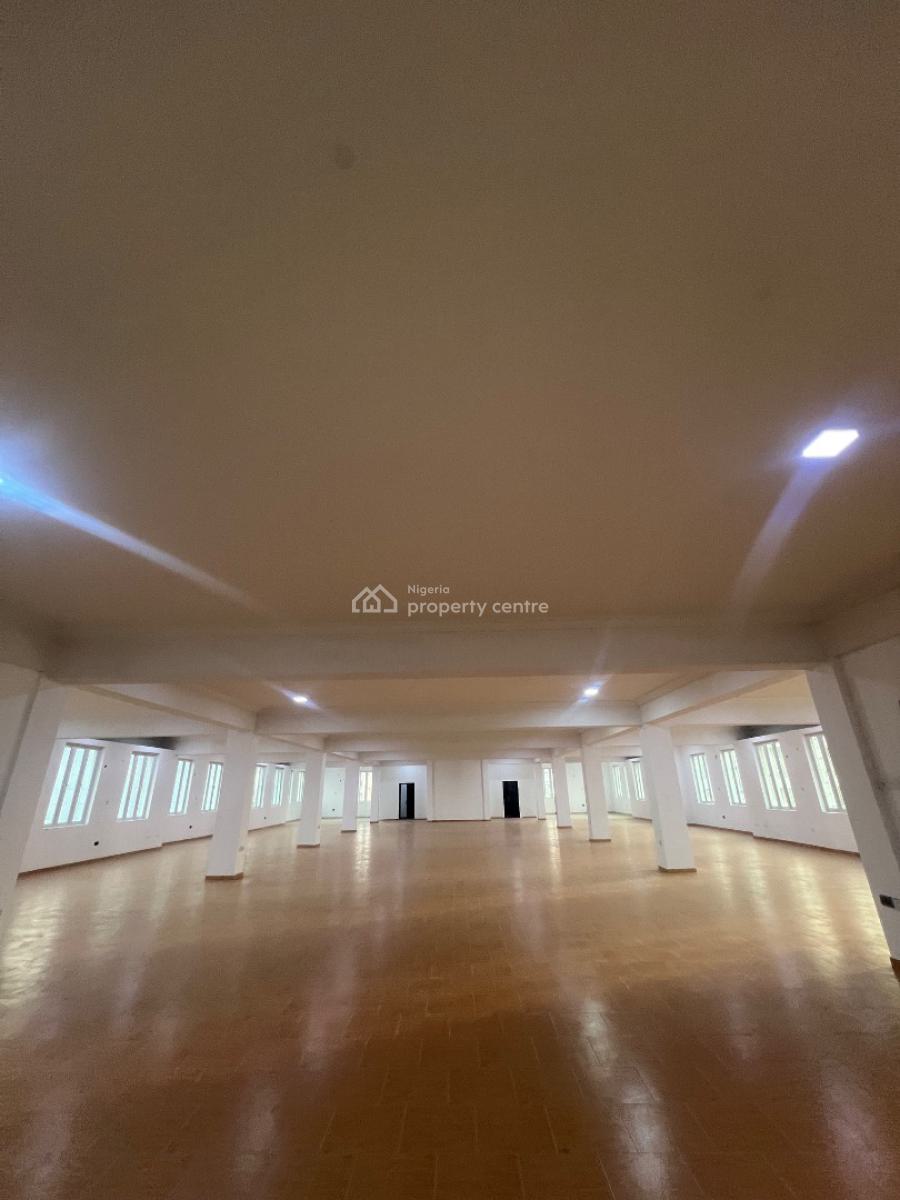 738 Sqm Open Plan Commercial Space in a Massive Contemporary Edifice, Lekki Phase 1, Lekki, Lagos, Commercial Property for Rent