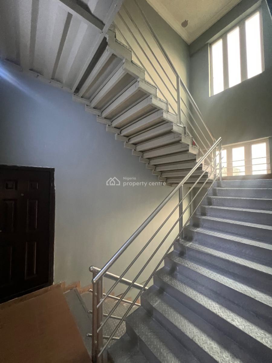 738 Sqm Open Plan Commercial Space in a Massive Contemporary Edifice, Lekki Phase 1, Lekki, Lagos, Commercial Property for Rent