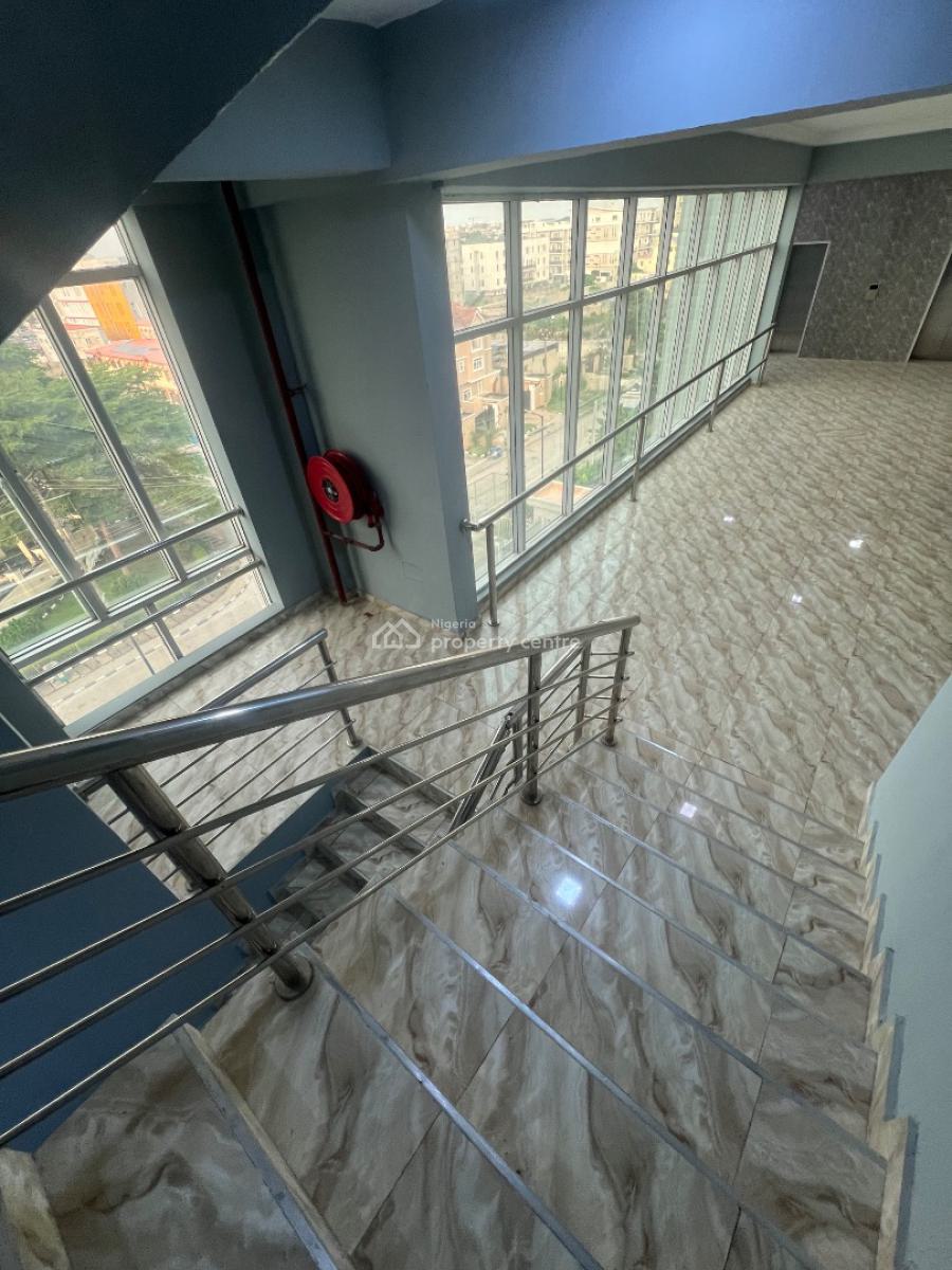 738 Sqm Open Plan Commercial Space in a Massive Contemporary Edifice, Lekki Phase 1, Lekki, Lagos, Commercial Property for Rent