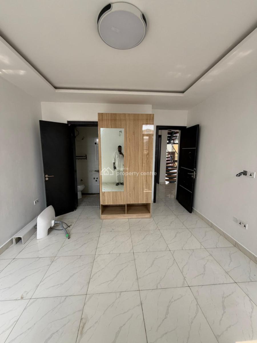 Spacious 3bedroom Masonette with a Room Bq, Idado Estate, Lekki, Lagos, Flat / Apartment for Rent