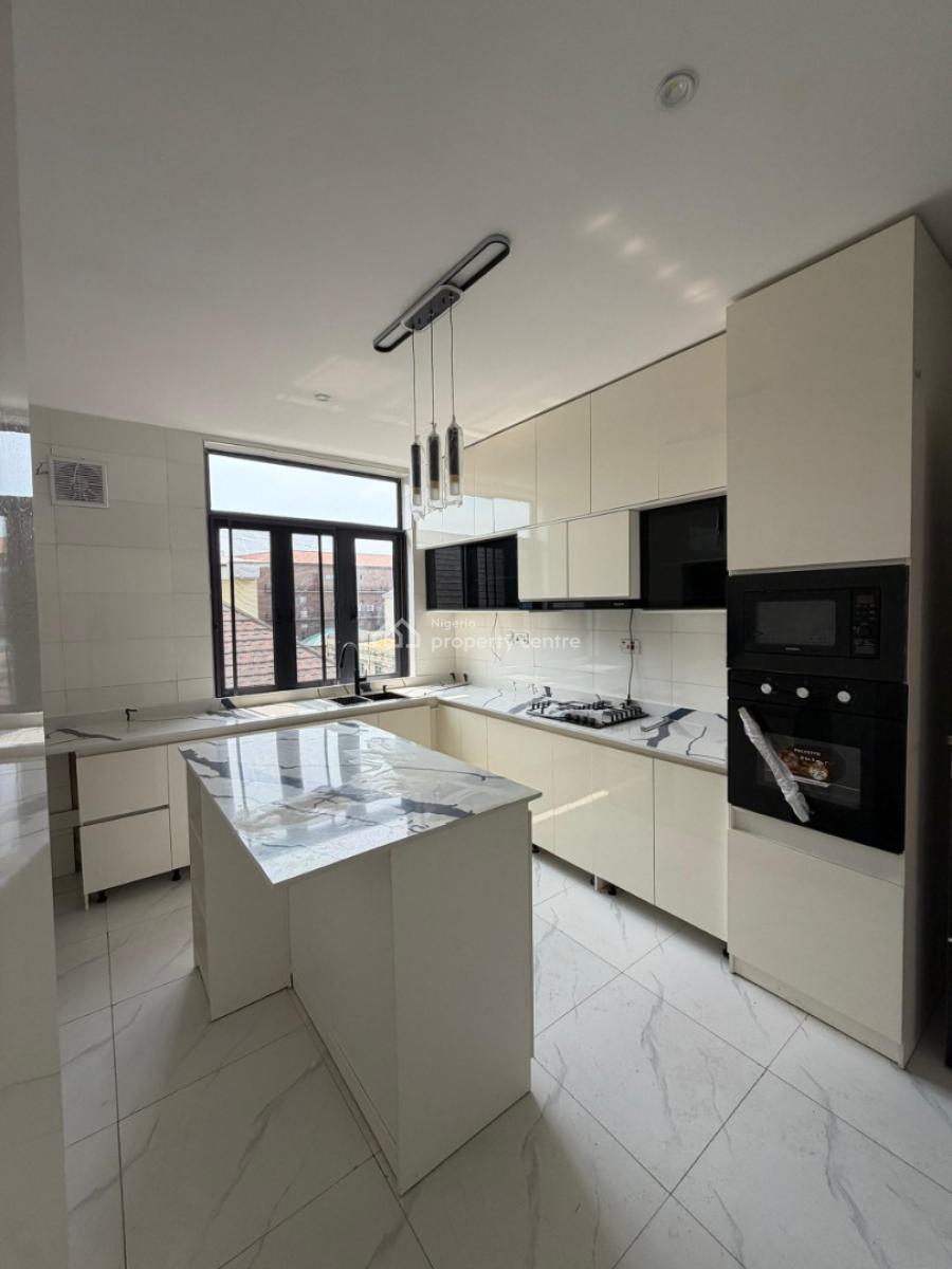 Spacious 3bedroom Masonette with a Room Bq, Idado Estate, Lekki, Lagos, Flat / Apartment for Rent