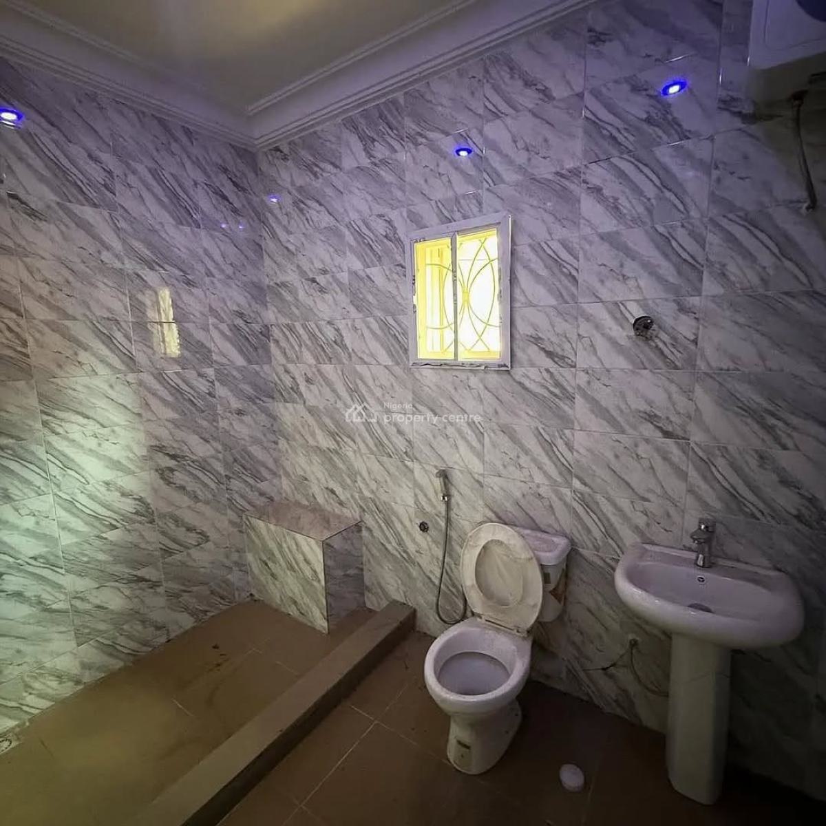 Luxury 5bedroom En-suite Duplex +2unit Bq+ Tarred Road, Life Camp, Abuja, Detached Duplex for Sale