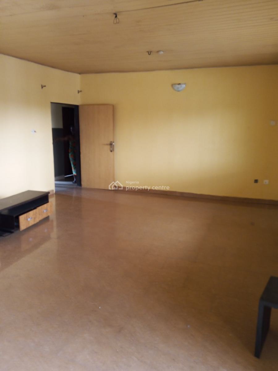 3 Bedroom Flat with Standard Facilities, Off Okporo Road, Rumuodara, Port Harcourt, Rivers, Flat / Apartment for Rent