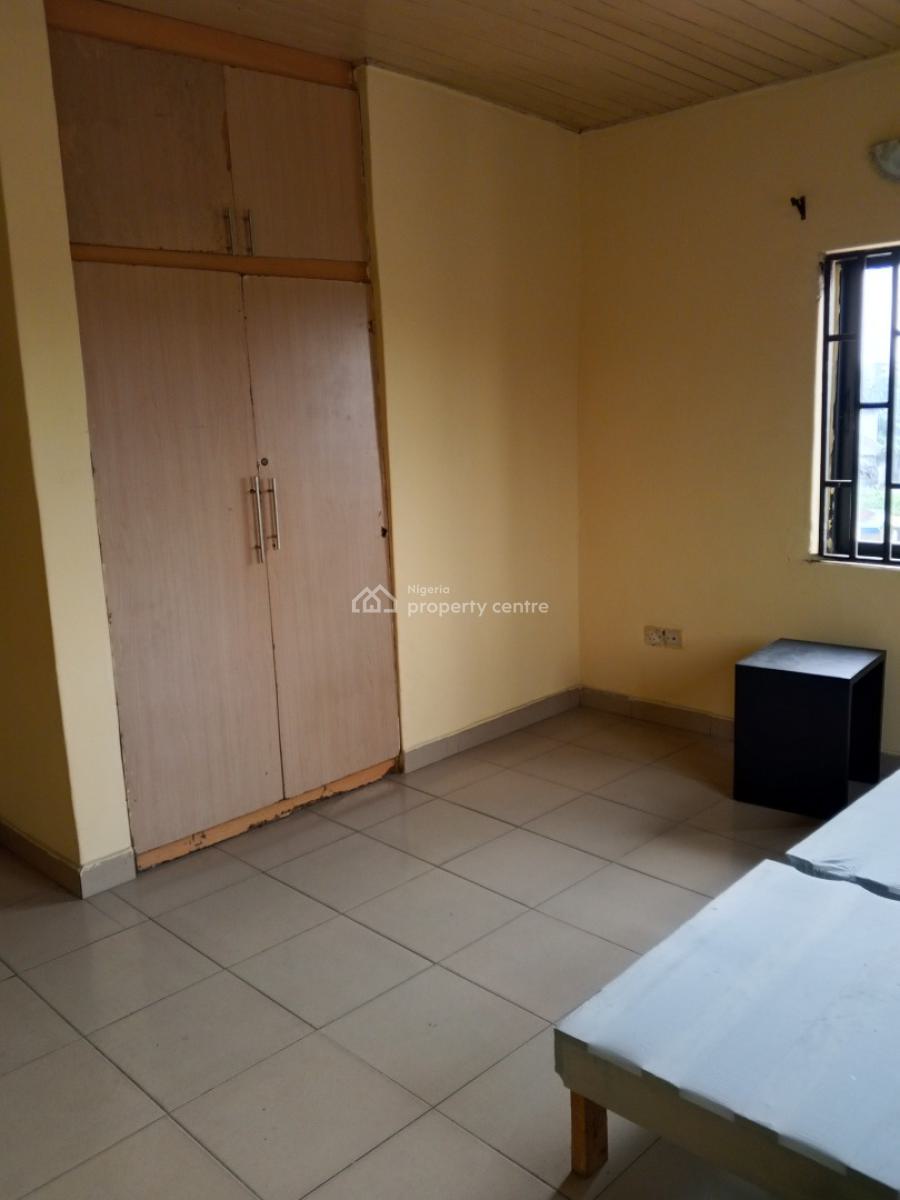 3 Bedroom Flat with Standard Facilities, Off Okporo Road, Rumuodara, Port Harcourt, Rivers, Flat / Apartment for Rent